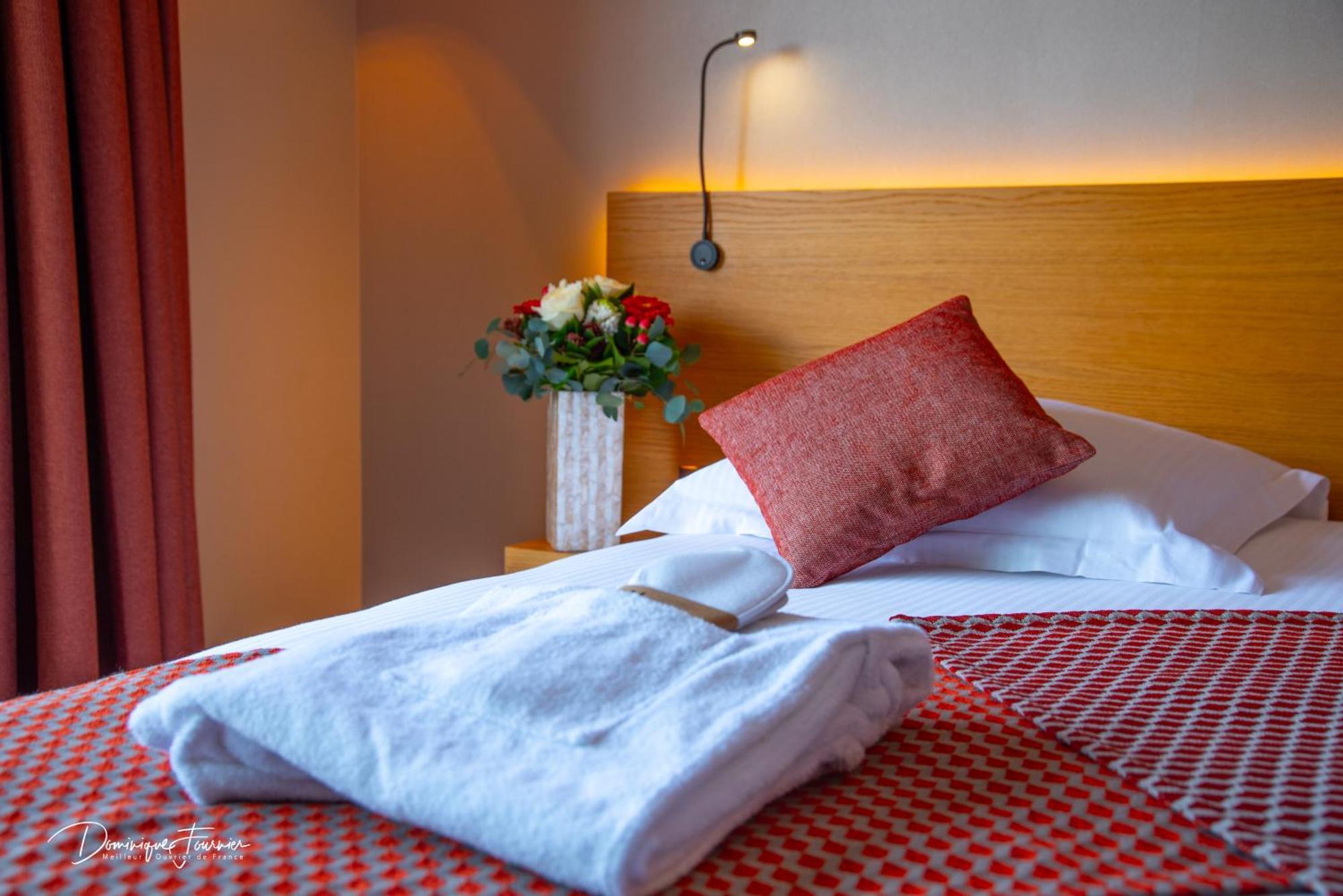 Hotel Le Castel D'Alti Bagnères-de-Luchon Esterno foto